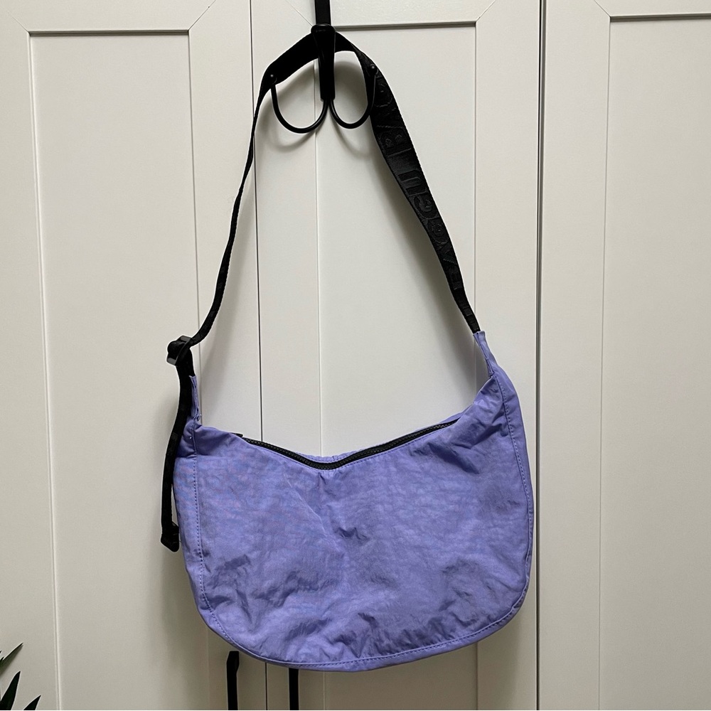 BAGGU Medium Nylon Crescent Bag in Bluebell